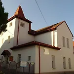 公寓 Villa Esztergom *